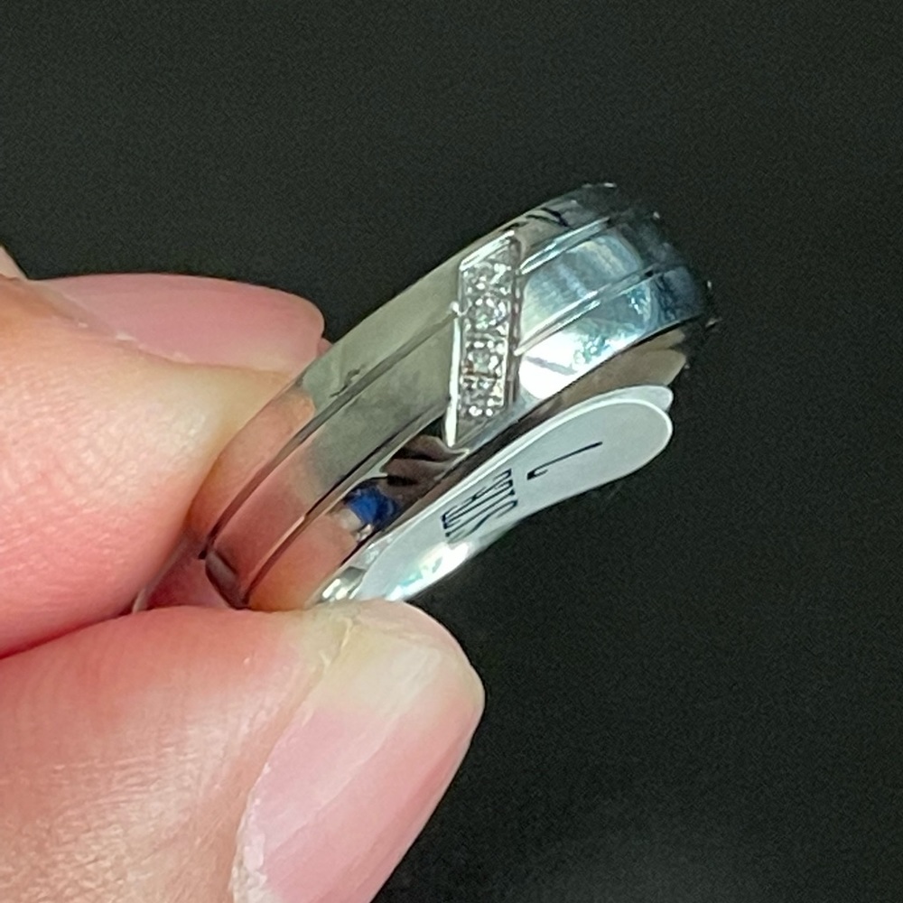 6mm cubic zirconia titanium ring size 8 - Picture 2 of 8